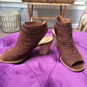 Paul Green suede shoes